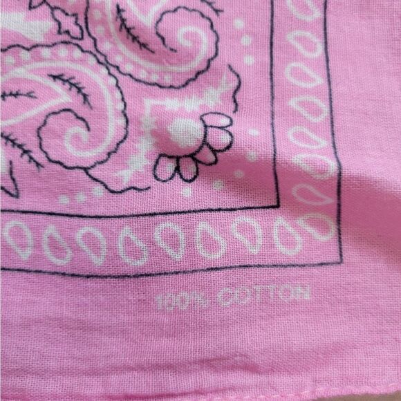 Pink handkerchief 20x20  - Picture 3 of 3